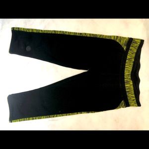 Fabletics Work Out Capris size Small